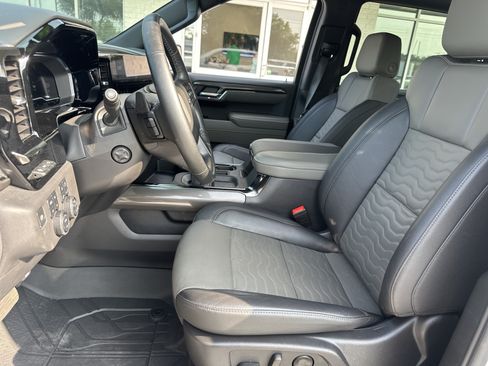 Used 2024 Chevrolet Silverado 1500 ZR2 w/ Technology Package AWD/4WD image 11