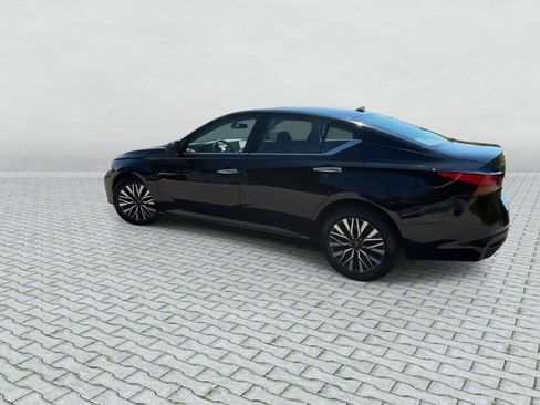Certified 2023 Nissan Altima 2.5 SV FWD image 7