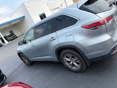 Used 2014 Toyota Highlander Plus AWD/4WD image 5