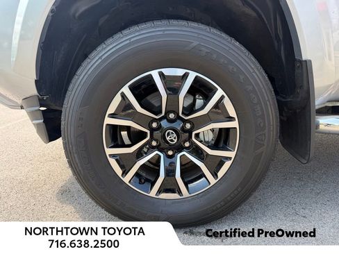 Used 2023 Toyota Tacoma TRD Sport AWD/4WD image 6