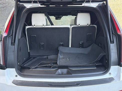 Certified 2022 Cadillac Escalade Sport image 18