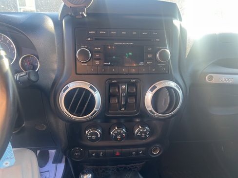 Used 2013 Jeep Wrangler Unlimited Sahara w/ Dual Top Group image 7