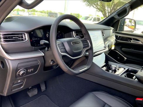 New 2026 Jeep Grand Wagoneer Limited AWD/4WD image 8