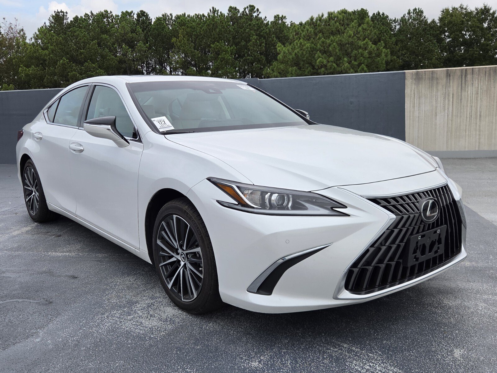 Used 2025 Lexus ES 350 w/ Premium Package FWD image 7