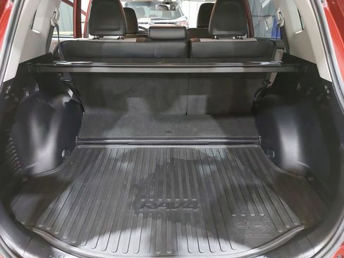 Used 2018 Toyota RAV4 Limited image 12