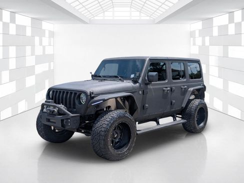 Used 2018 Jeep Wrangler Unlimited Sahara AWD/4WD image 3