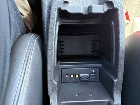 Used 2014 Ford Focus ST w/ Equipment Group 202A FWD image 29