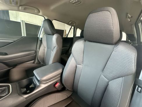 Used 2025 Subaru Outback Premium AWD/4WD image 14