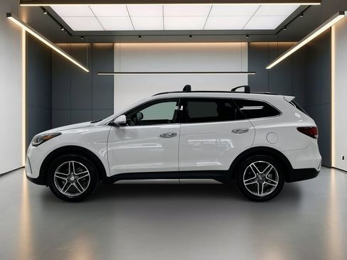 Used 2018 Hyundai Santa Fe Limited FWD image 2