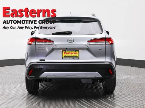 Used 2024 Toyota Corolla Cross LE FWD image 6