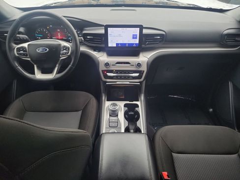 Used 2023 Ford Explorer XLT image 14