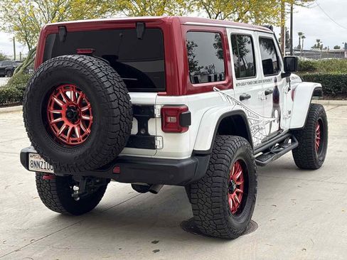 Used 2018 Jeep Wrangler Unlimited Rubicon AWD/4WD image 3