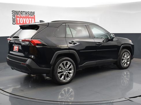 Used 2019 Toyota RAV4 XLE Premium image 4
