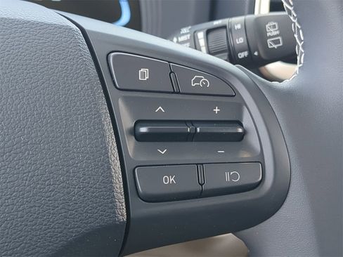 New 2025 Hyundai Venue Limited image 23