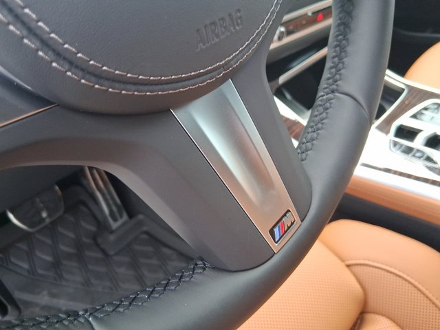 Used 2026 BMW X5 xDrive40i w/ M Sport Package AWD/4WD image 13