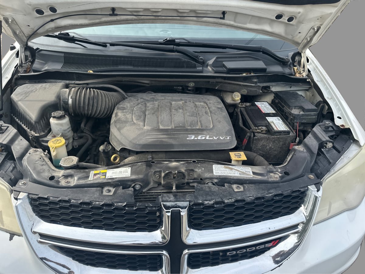 Used 2013 Dodge Grand Caravan SE w/ SE Plus Group FWD image 28