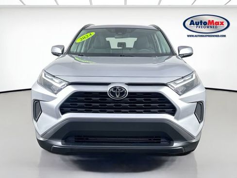 Used 2024 Toyota RAV4 XLE AWD/4WD image 6
