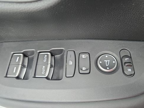 Used 2025 Honda HR-V EX-L image 27
