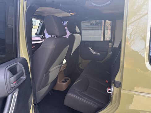 Used 2013 Jeep Wrangler Unlimited Sahara w/ Connectivity Group image 12