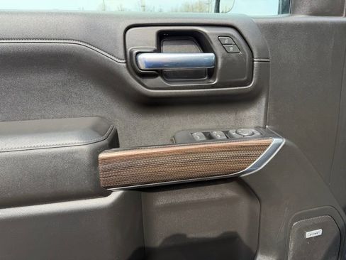 Used 2020 Chevrolet Silverado 1500 LT Trail Boss AWD/4WD image 15