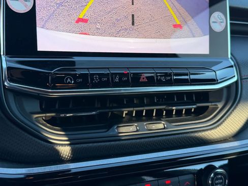 Used 2024 Jeep Compass Trailhawk image 13