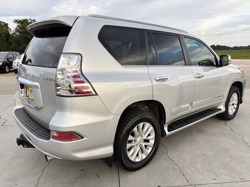 Used 2014 Lexus GX 460 image 4