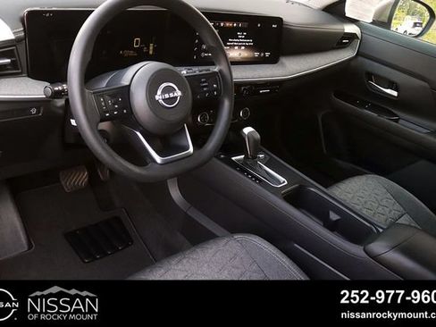 Certified 2025 Nissan Kicks SV FWD image 11