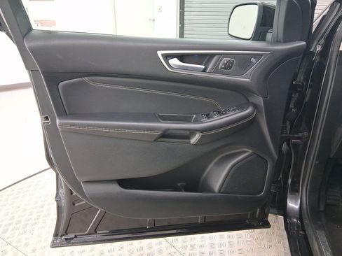 Used 2024 Ford Edge Titanium image 20