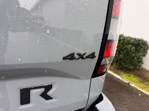 New 2026 Nissan Frontier SV w/ SV Convenience Package image 9