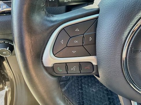 Used 2020 Jeep Compass Latitude AWD/4WD image 12