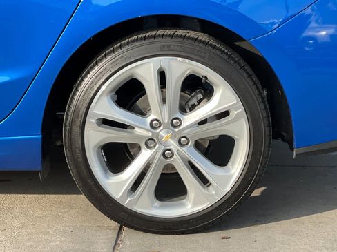 Used 2017 Chevrolet Cruze Premier w/ RS Package image 25