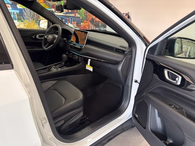 New 2026 Jeep Compass Limited w/ Sun, Sound & Navigation Group AWD/4WD image 57