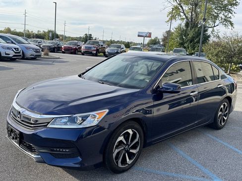 Used 2017 Honda Accord EX-L image 12
