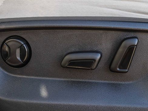 Used 2018 Volkswagen Tiguan SEL image 21