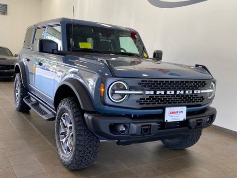 New 2025 Ford Bronco Badlands image 2