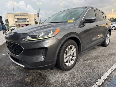 Used 2020 Ford Escape SE FWD image 2