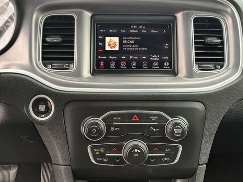 Used 2022 Dodge Charger SXT image 18