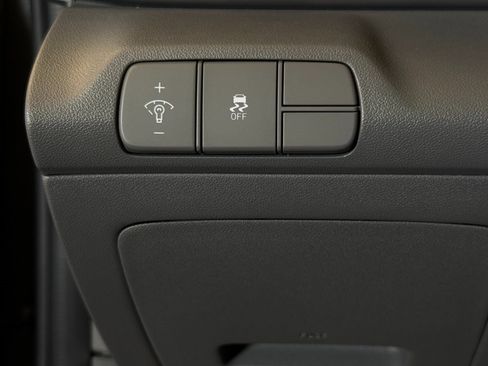 Used 2025 Hyundai Elantra Sport image 17