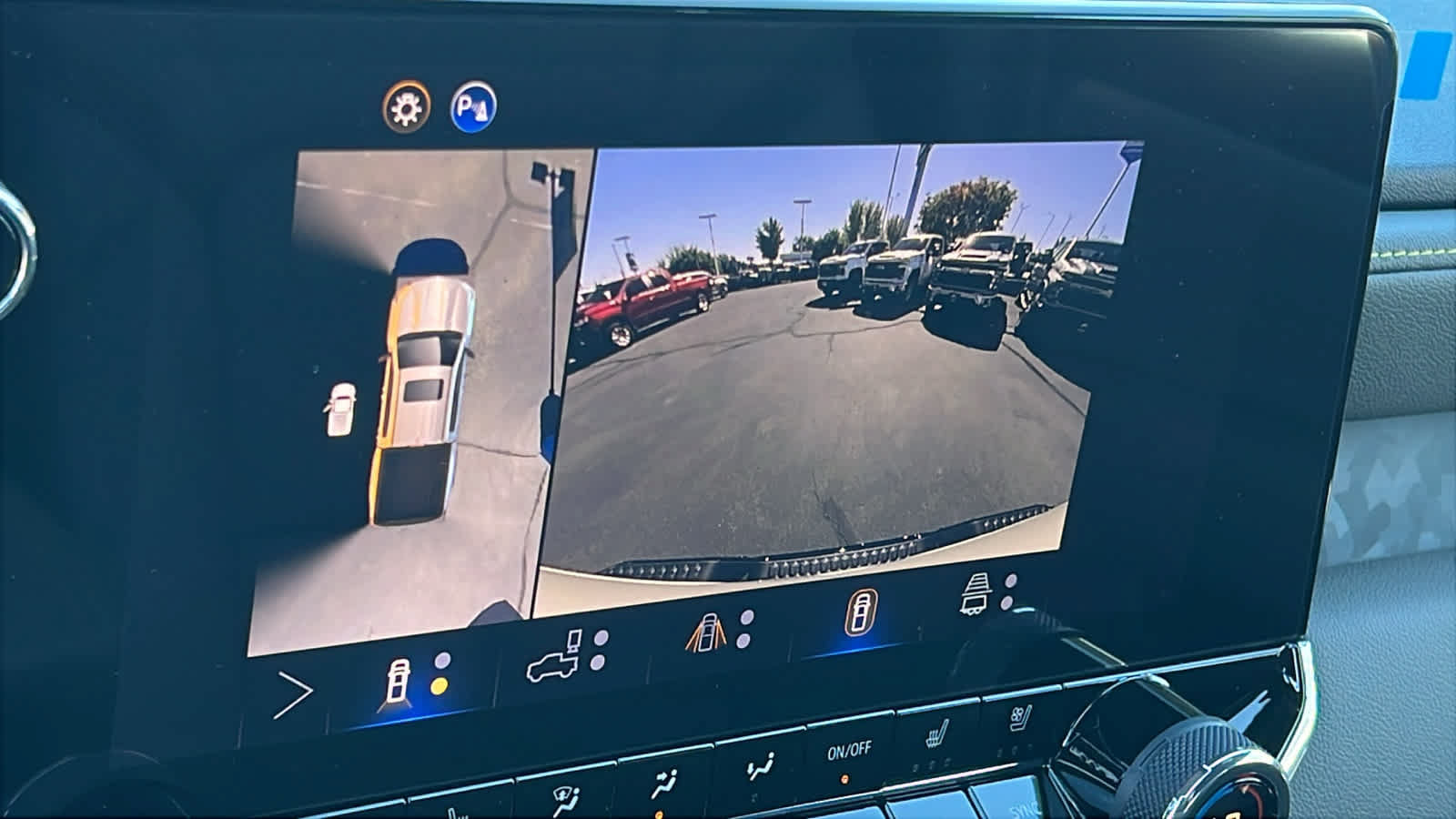 New 2026 Chevrolet Colorado ZR2 w/ Technology Package AWD/4WD image 16