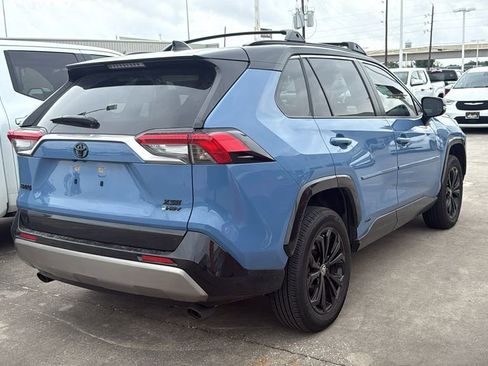 Used 2025 Toyota RAV4 XSE AWD/4WD image 3