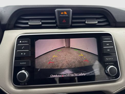 Used 2021 Nissan Versa SV FWD image 25