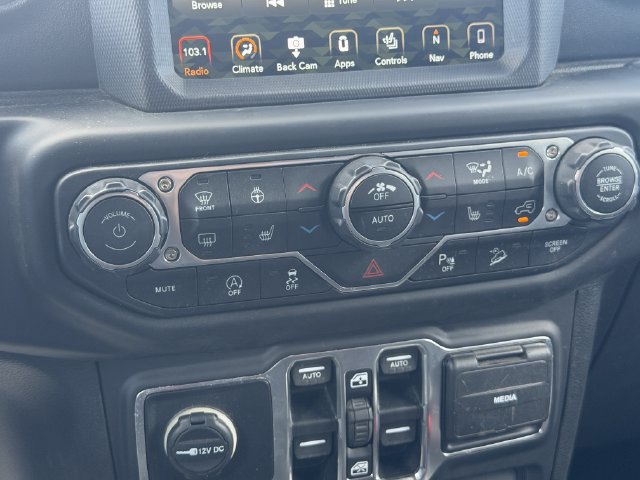 Used 2019 Jeep Wrangler Unlimited Sahara AWD/4WD image 32