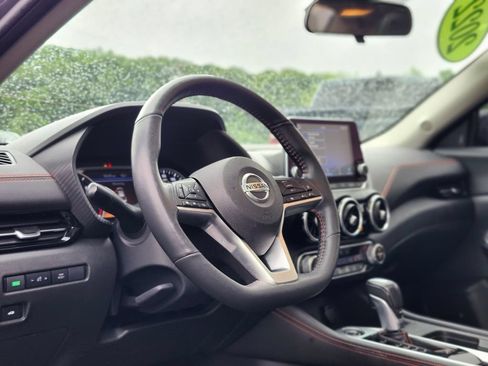 Used 2022 Nissan Sentra SR w/ SR Premium Package FWD image 19