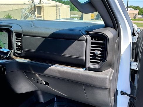 Used 2025 GMC Sierra 2500 SLE AWD/4WD image 28