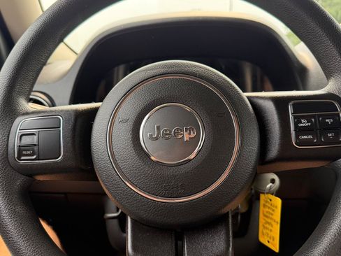 Used 2016 Jeep Patriot Sport FWD image 15