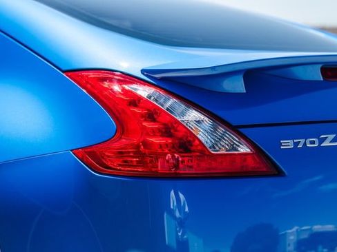 Used 2010 Nissan 370Z Touring w/ Sport Pkg RWD image 52