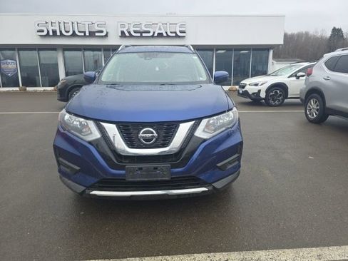 Used 2019 Nissan Rogue SV image 2