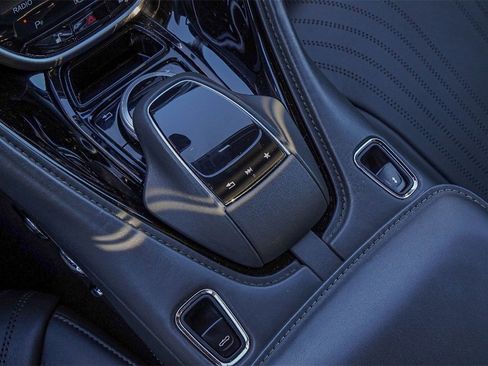 Used 2020 Aston Martin DB11 Volante image 33