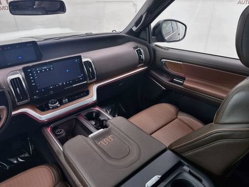 Used 2025 Ford Expedition King Ranch AWD/4WD image 25