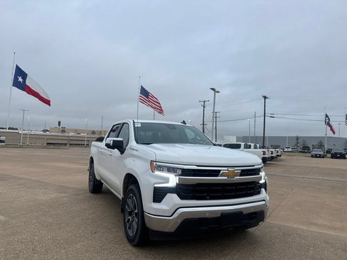 Used 2025 Chevrolet Silverado 1500 LT w/ Safety Package RWD image 2